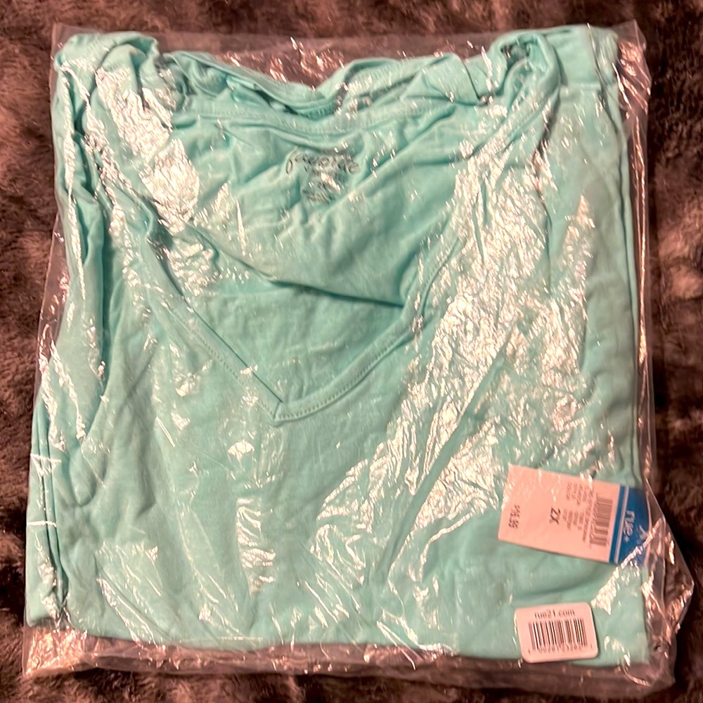 NWT Aqua My Favorite Tee Rue21